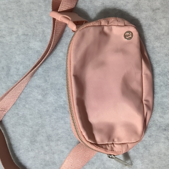 Lululemon Pastel pink original everywhere belt bag And Crossbody Bag - Picture 7 of 12